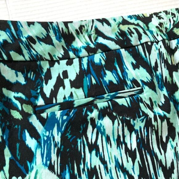 CHICOS So Slimming Brigitte Printed Sl Green Black Abstract Design Large Size 16 - Picture 3 of 15